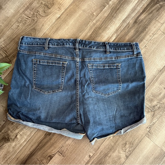 Torrid cuffed denim shorts size 24 - Picture 7 of 7